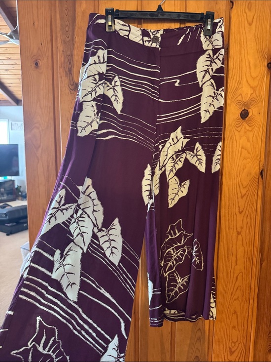 Wahine Toa Design Pants - Wahine Toa Purple Wide-Leg Pants with cream colored Kalo Print